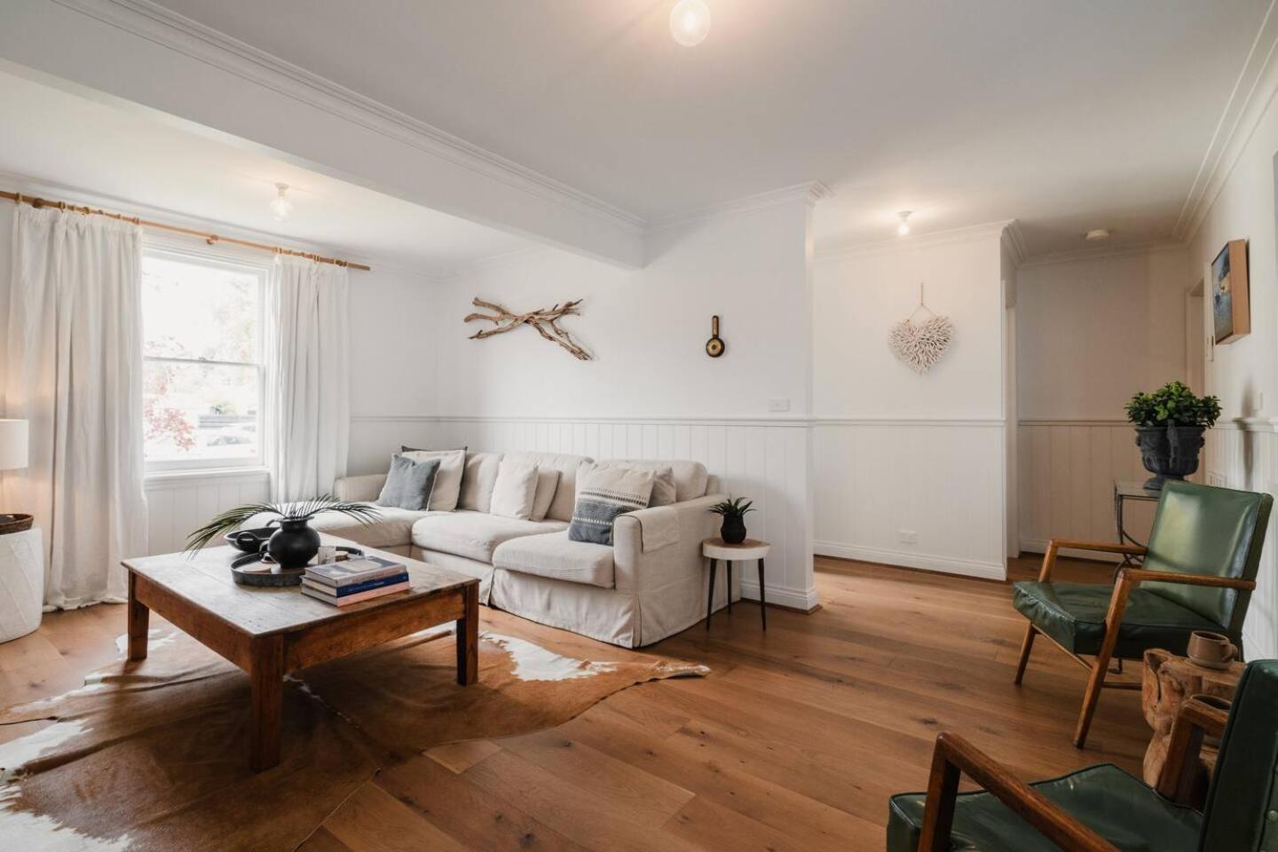 Hamptons On Selby- Barwon Heads. Family and couples beach escape