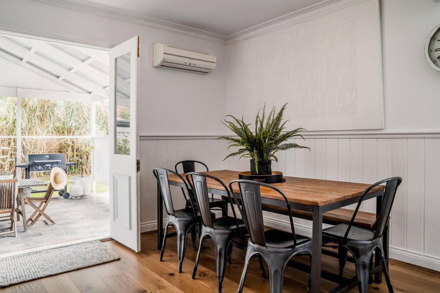 Hamptons On Selby- Barwon Heads. Family and couples beach escape