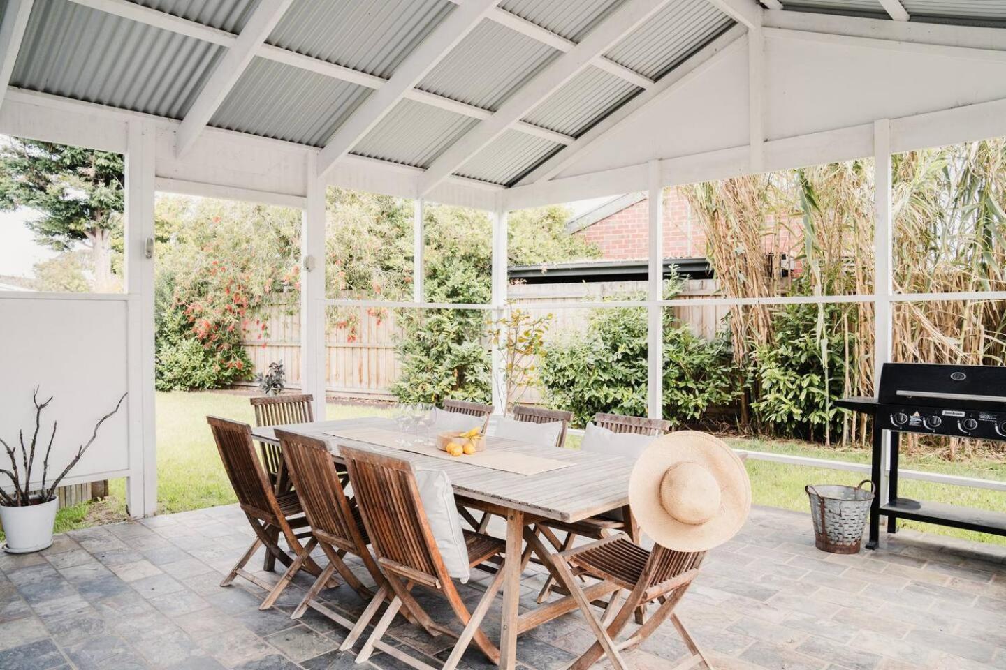 Hamptons On Selby- Barwon Heads. Family and couples beach escape