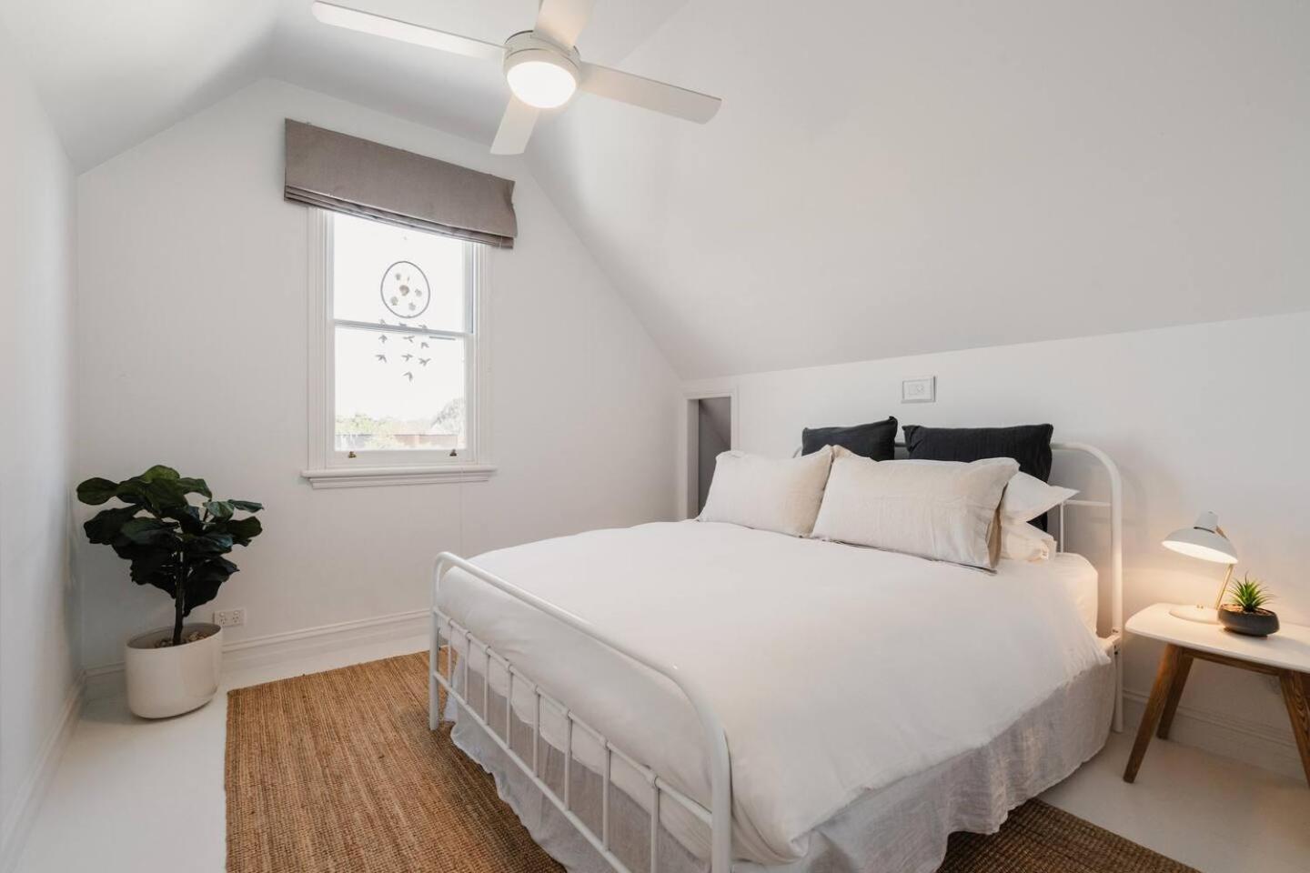 Hamptons On Selby- Barwon Heads. Family and couples beach escape