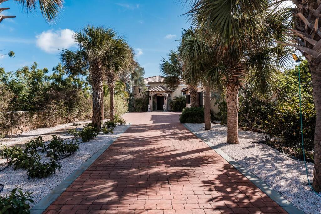 Private villa with exclusive ocean access