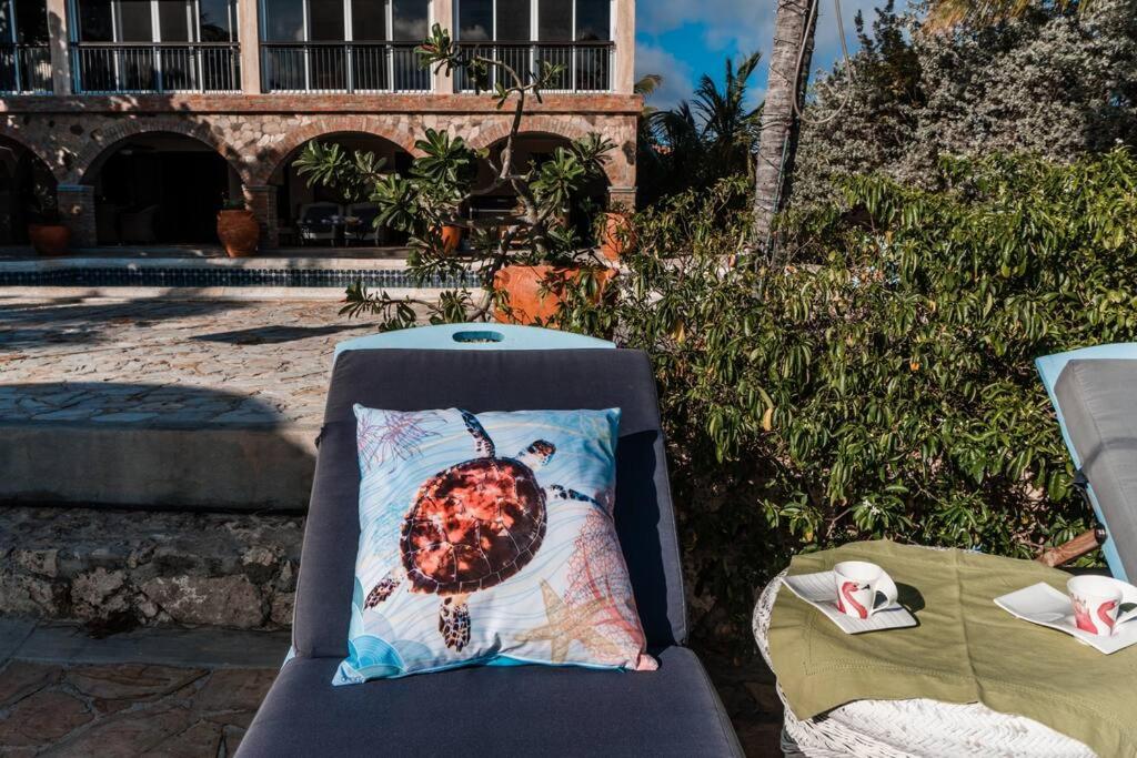 Private villa with exclusive ocean access