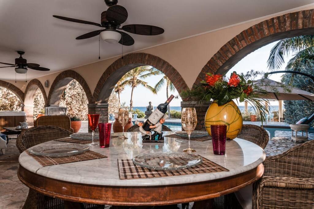 Private villa with exclusive ocean access