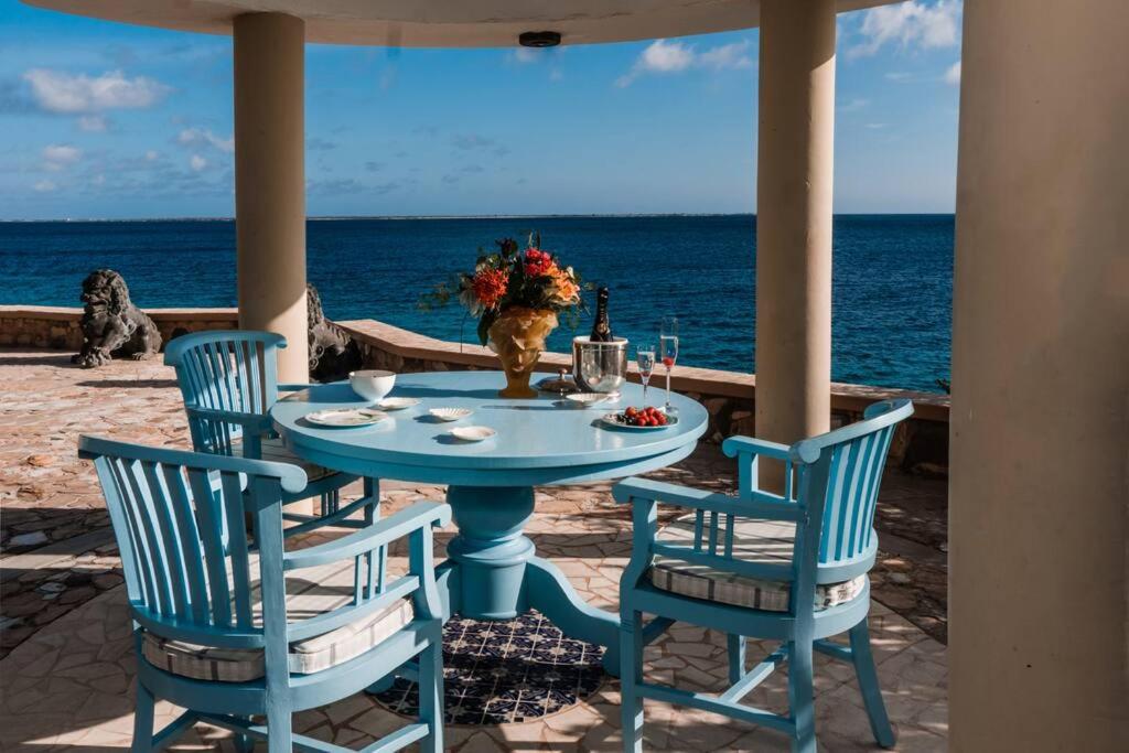 Private villa with exclusive ocean access
