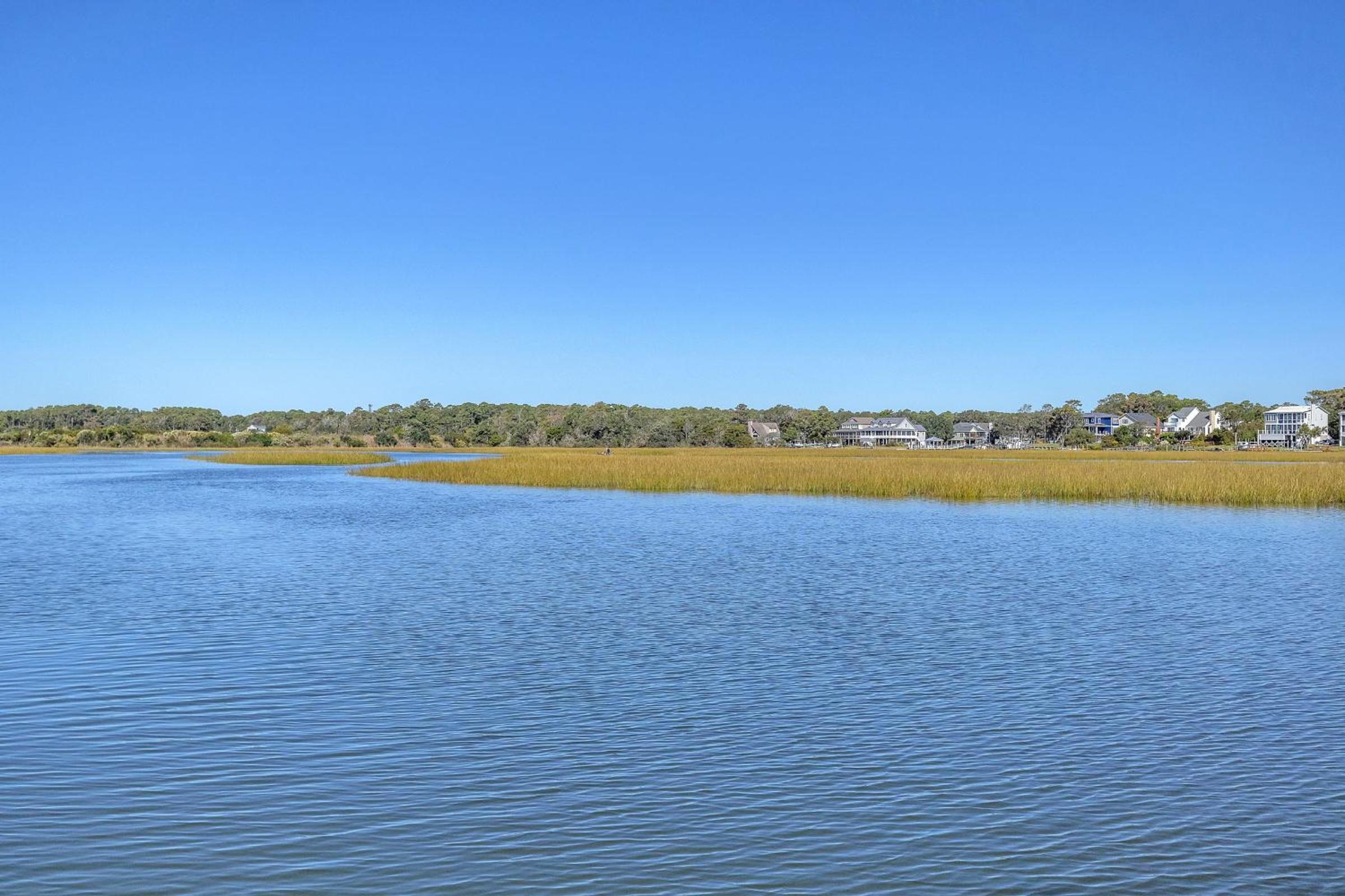 Fountains Folly by Oak Island Accommodations, photo 51