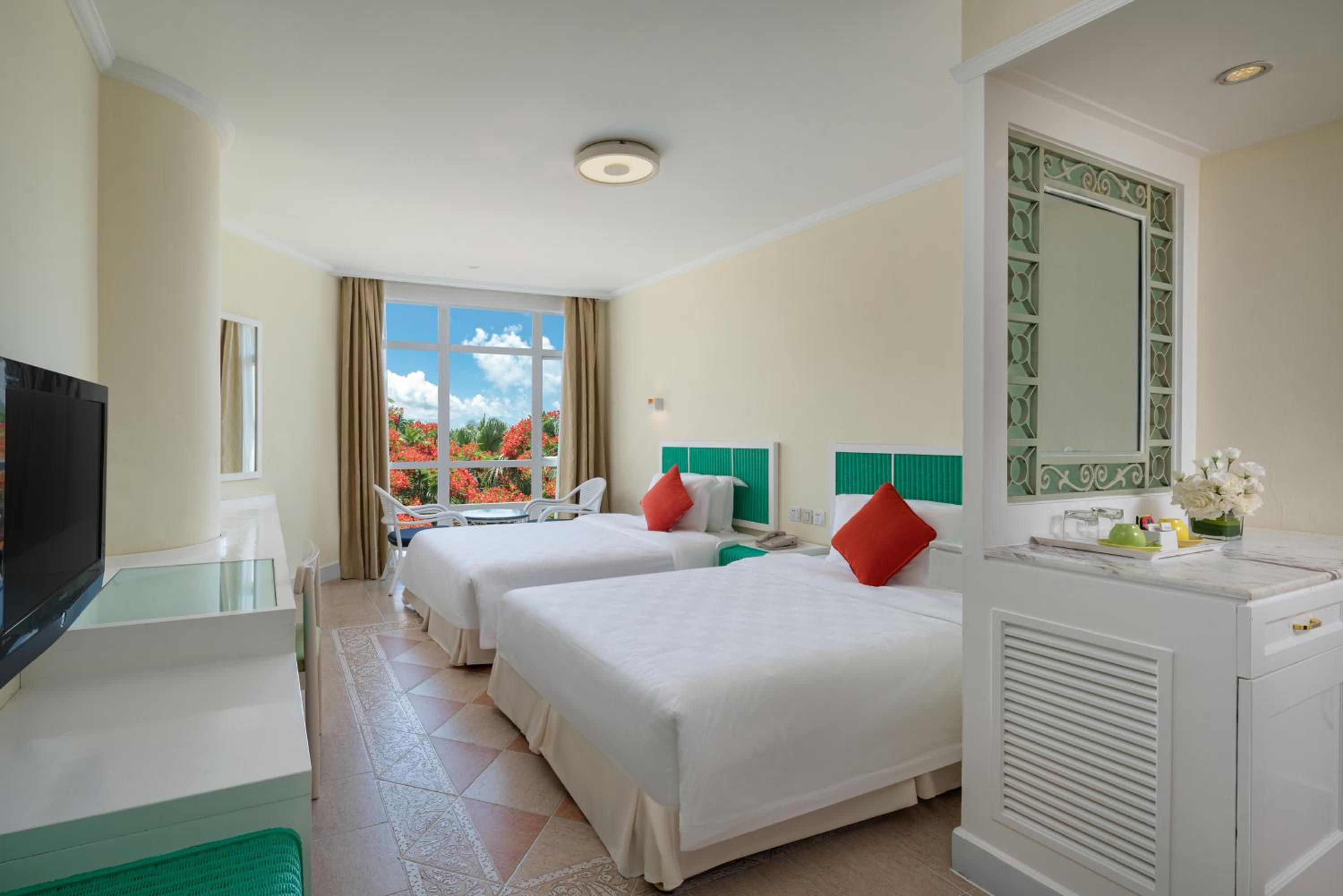 Sunshine Resort Intime Sanya