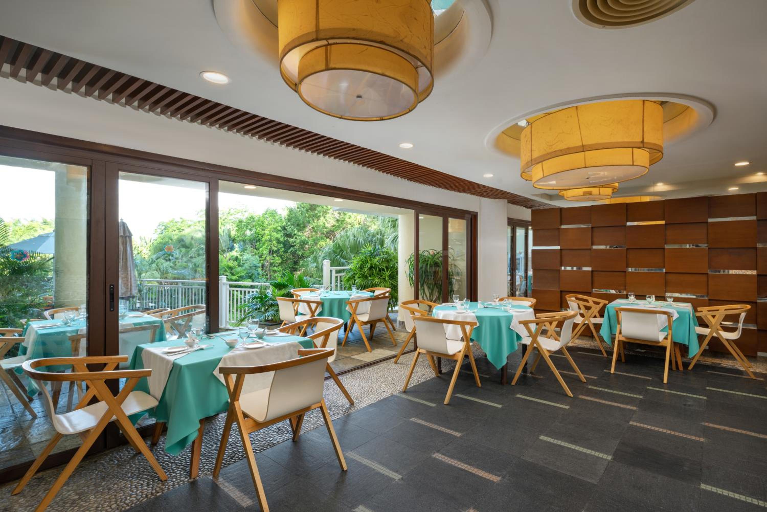Sunshine Resort Intime Sanya