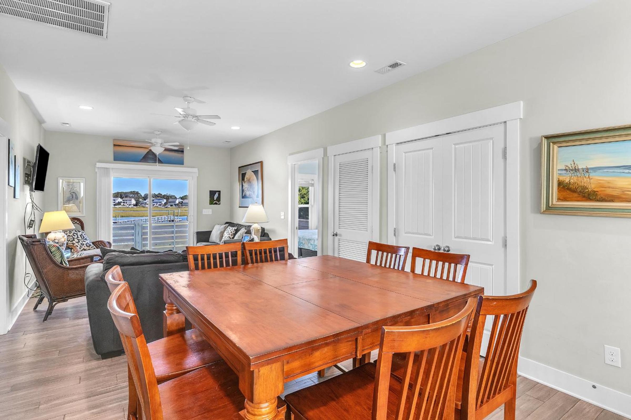 Fountains Folly by Oak Island Accommodations, photo 21