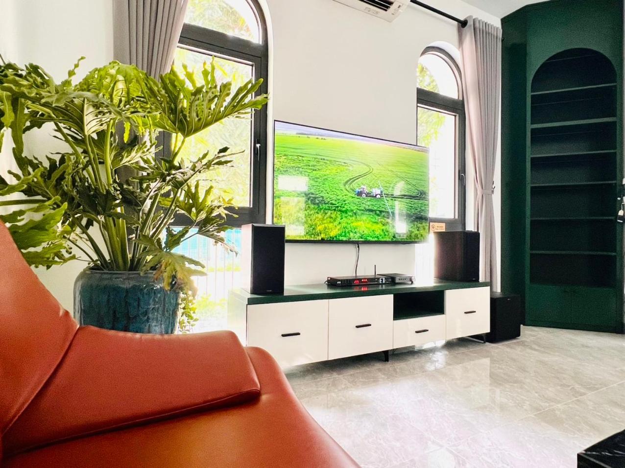 Villa 5 bedrooms in Vinhome Ocean Park