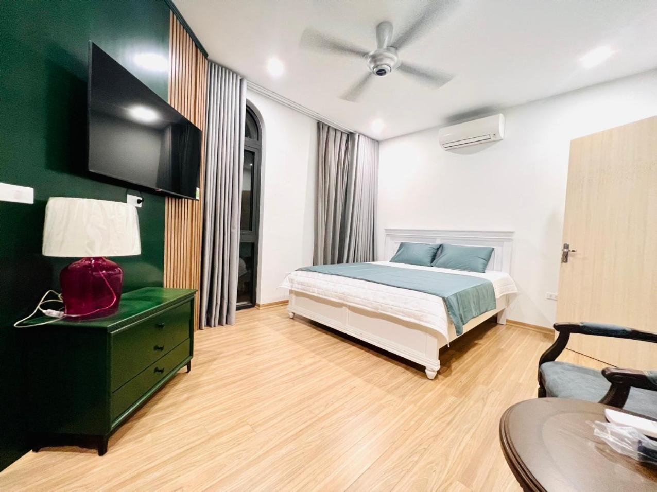 Villa 5 bedrooms in Vinhome Ocean Park