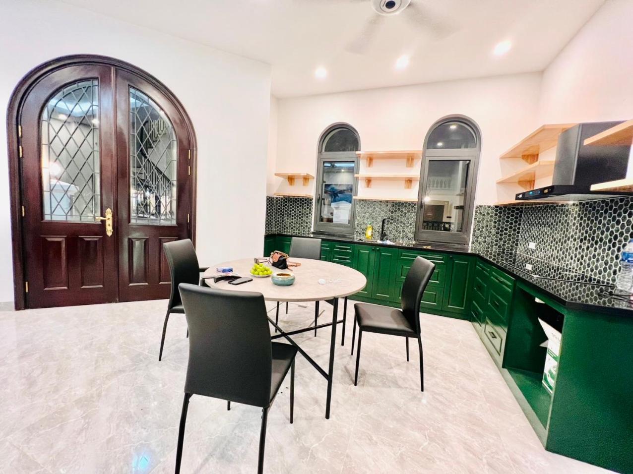 Villa 5 bedrooms in Vinhome Ocean Park
