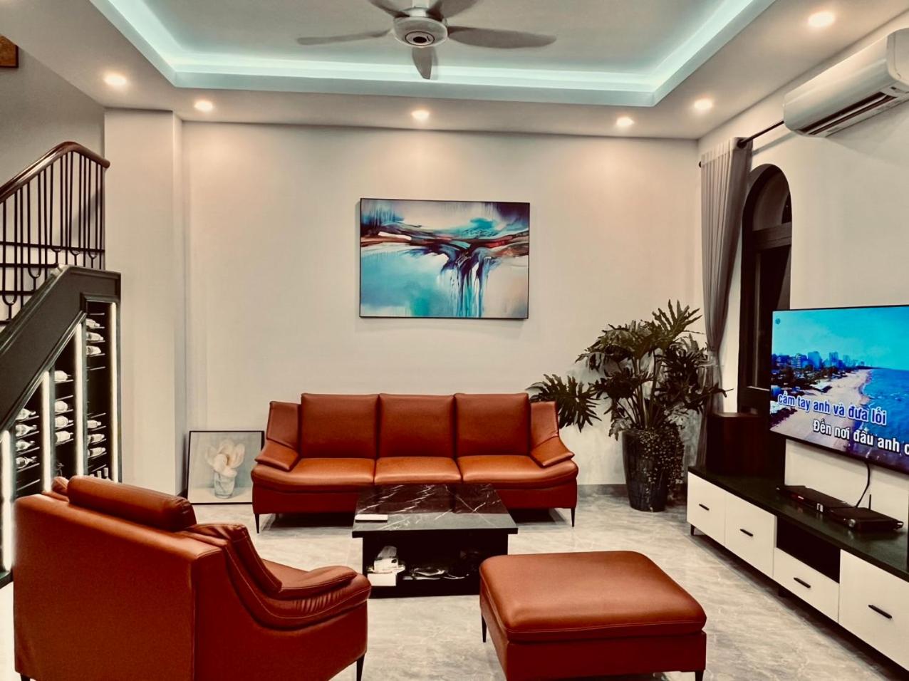 Villa 5 bedrooms in Vinhome Ocean Park