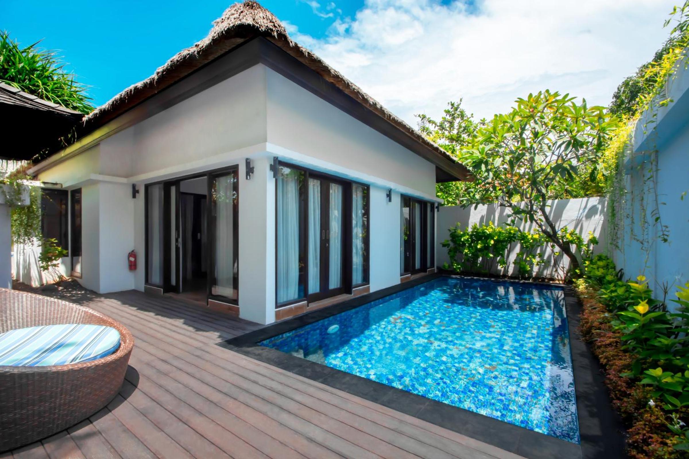 Lembongan Beach Club & Resort