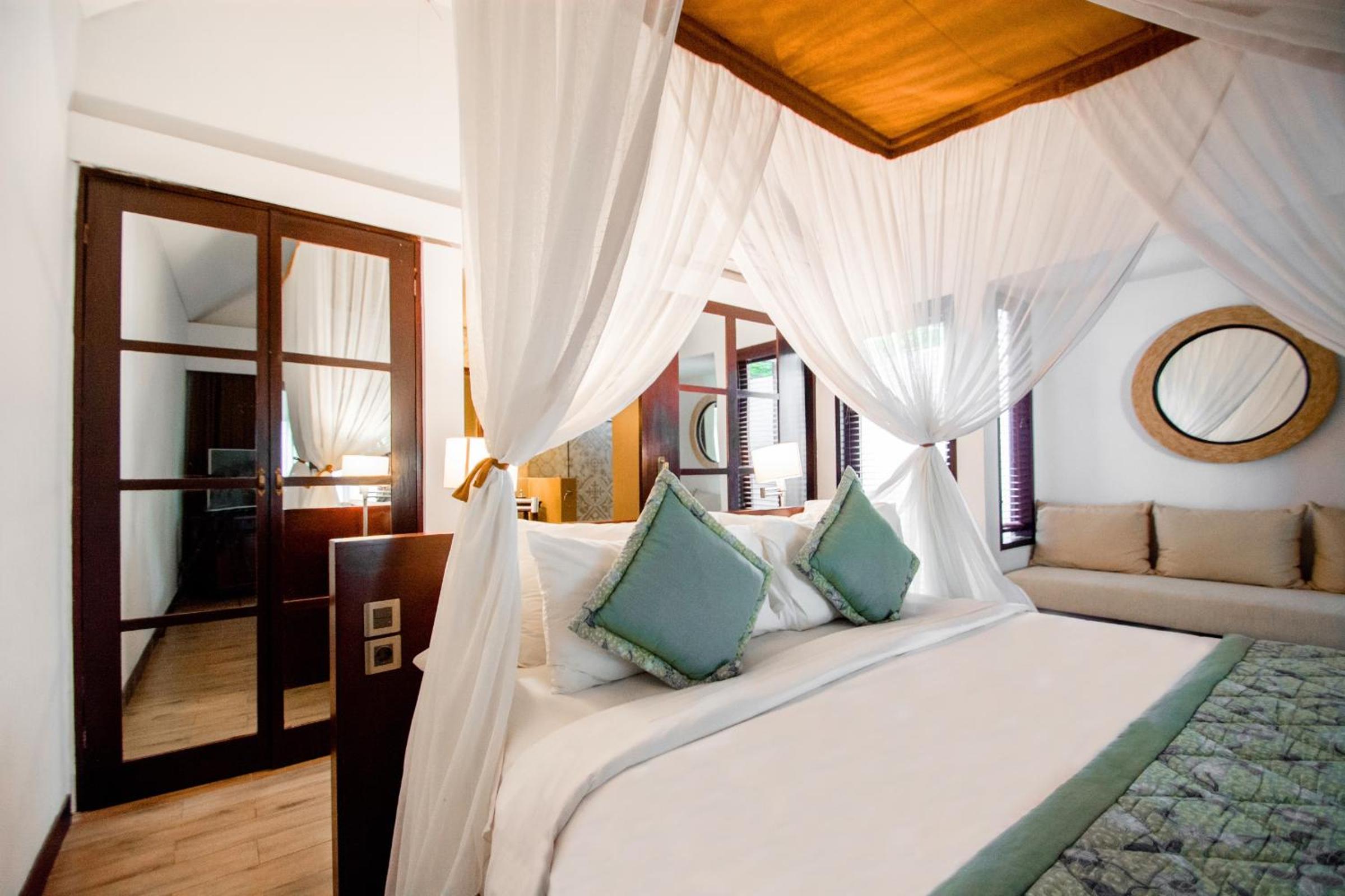Lembongan Beach Club & Resort