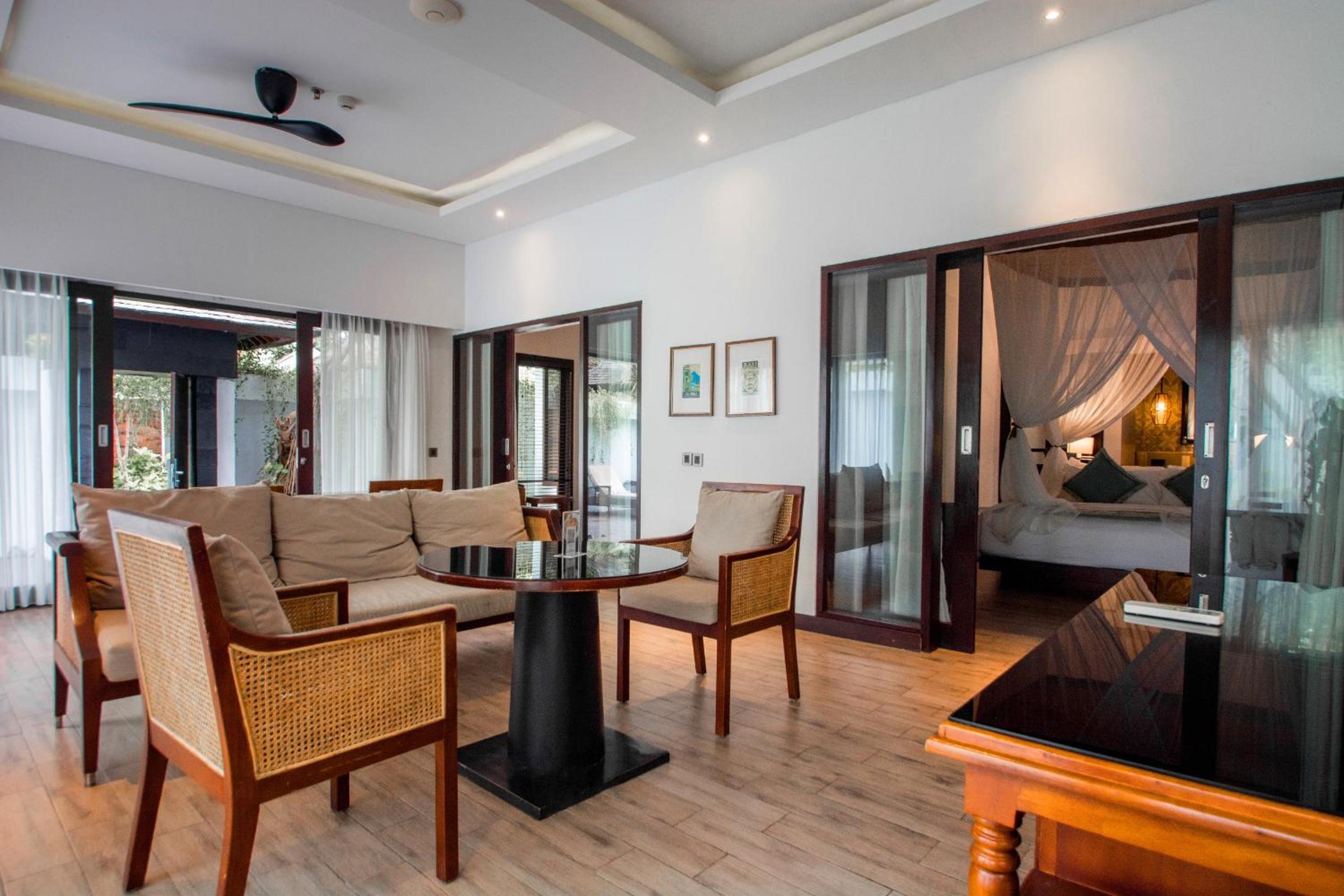 Lembongan Beach Club & Resort