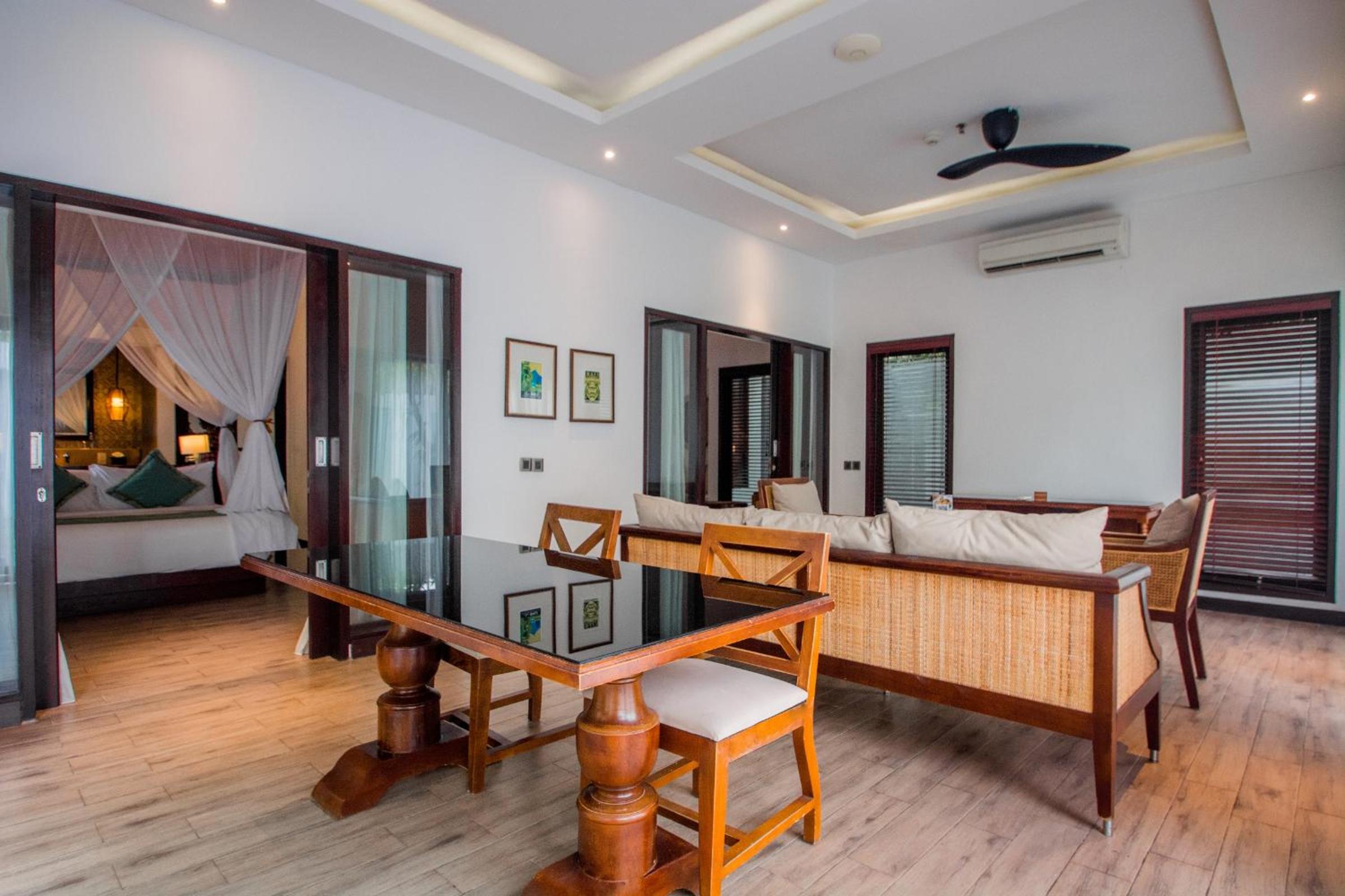 Lembongan Beach Club & Resort