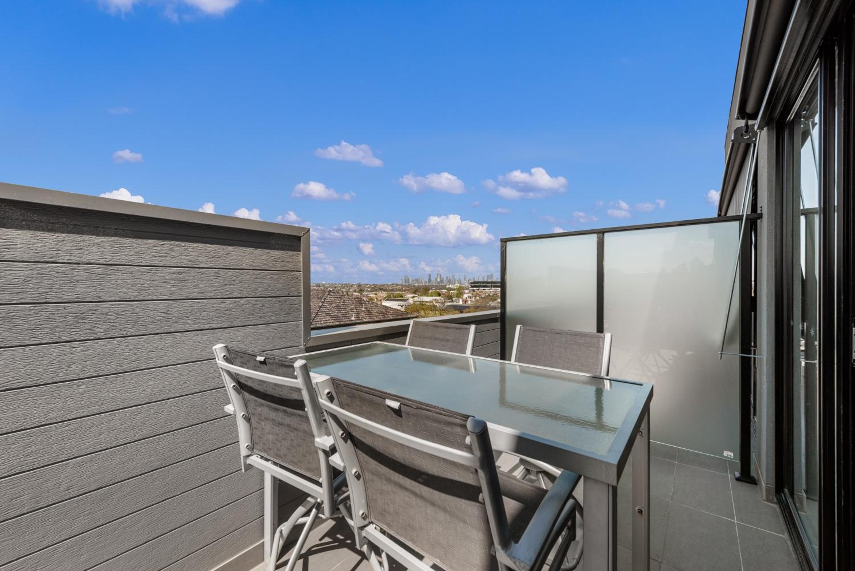 Queensview168 Apartments Moonee Ponds