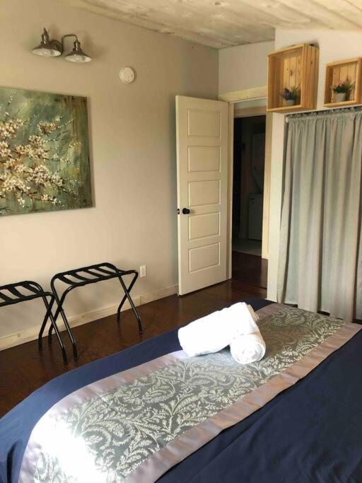 Escape, mins from Airport, EY Centre, Casino, Golf