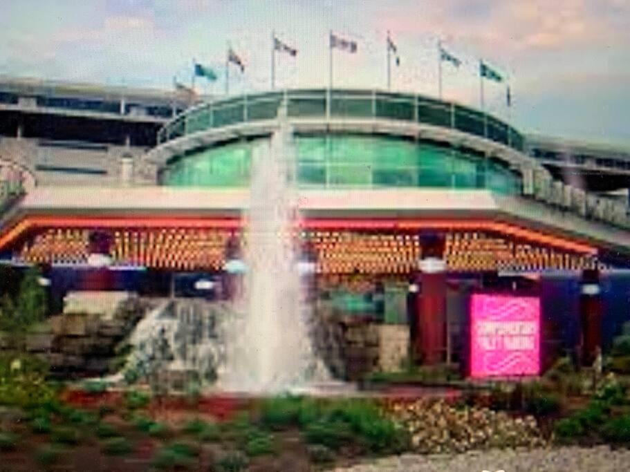 Escape, mins from Airport, EY Centre, Casino, Golf