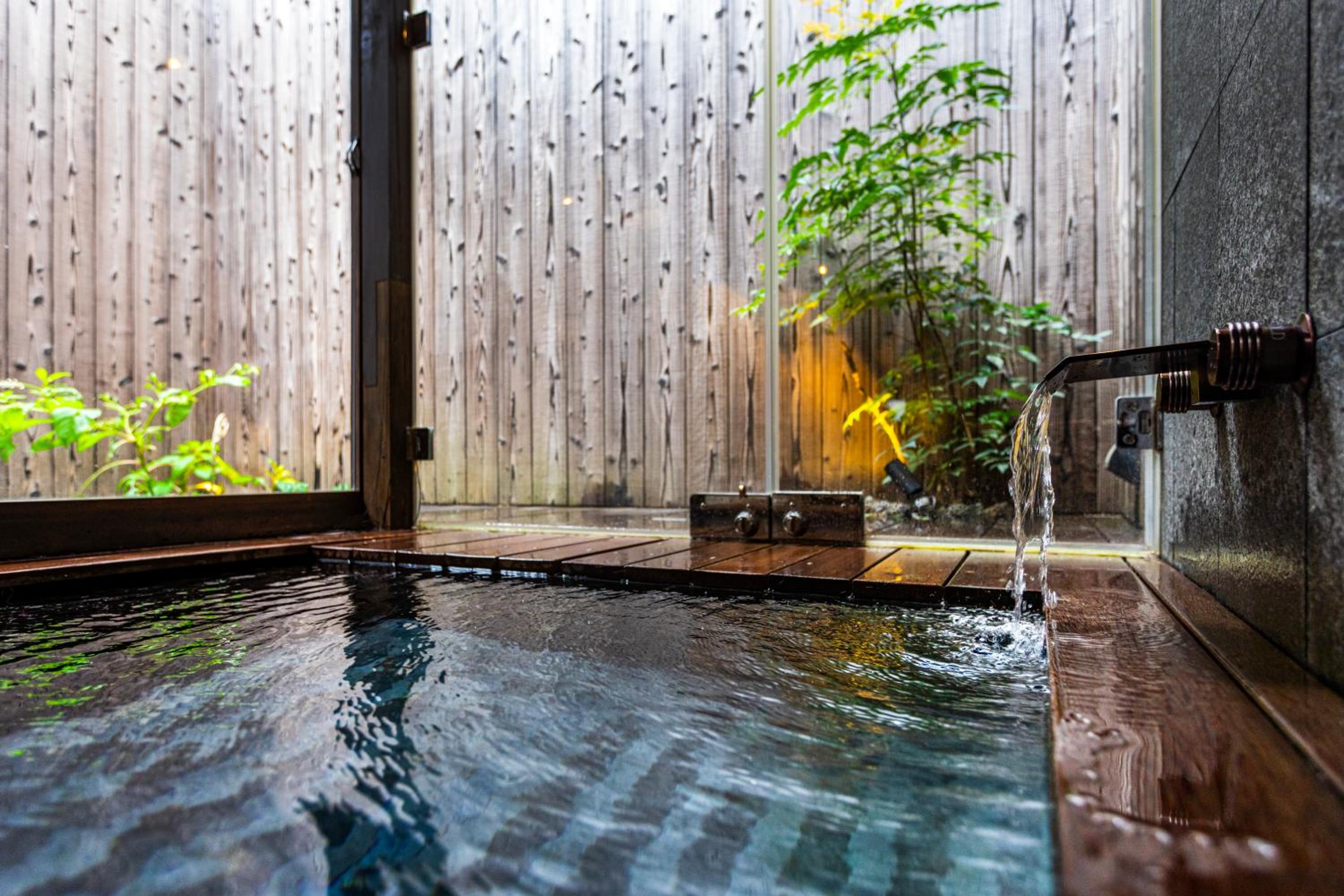 Rinn Premium Nijo Castle North view 2