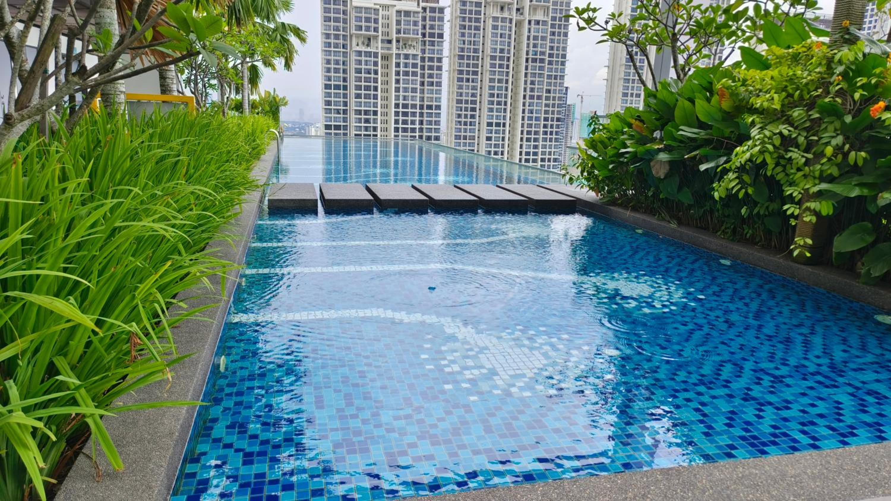 A1. The Ins @ Aurpra Place beside Pavillion Bukit Jalil