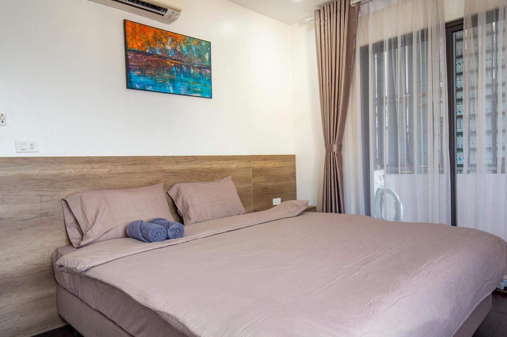 The Valley - Westlake Apartment