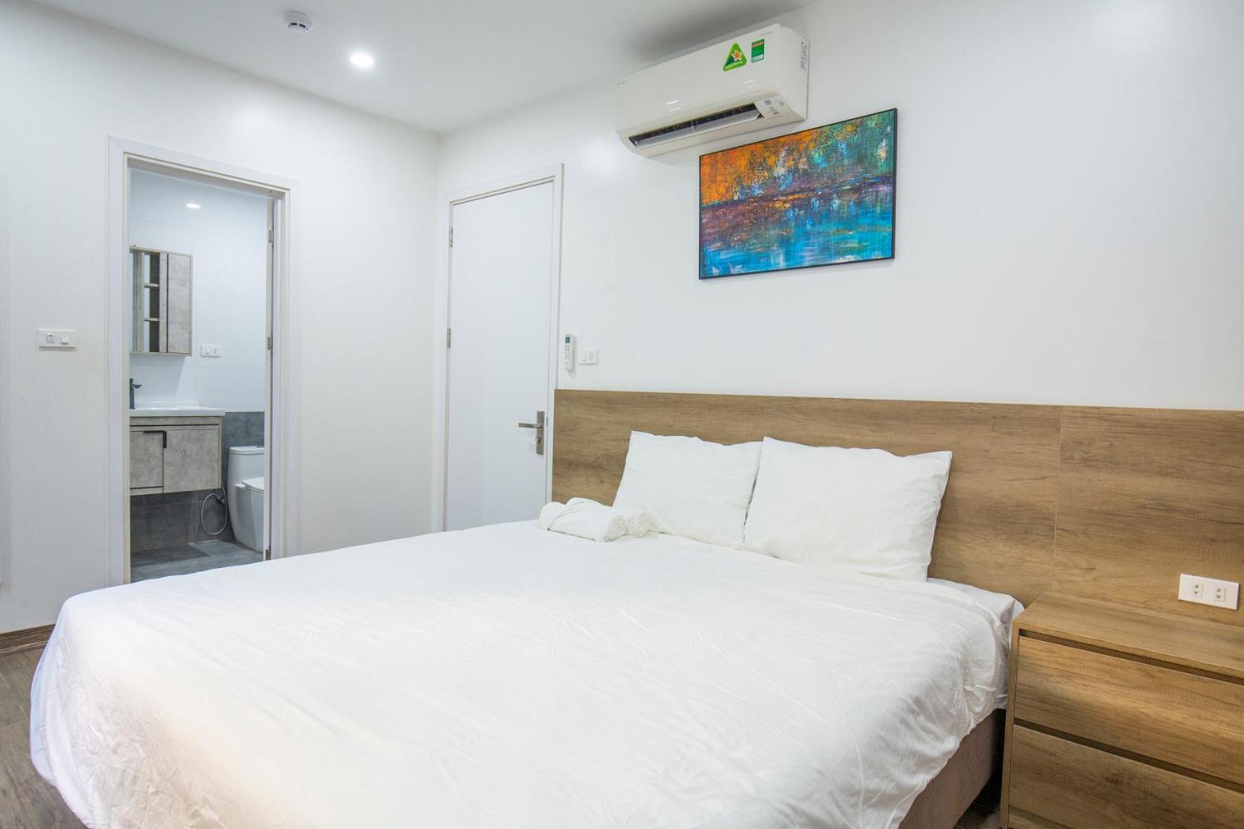 The Valley - Westlake Apartment