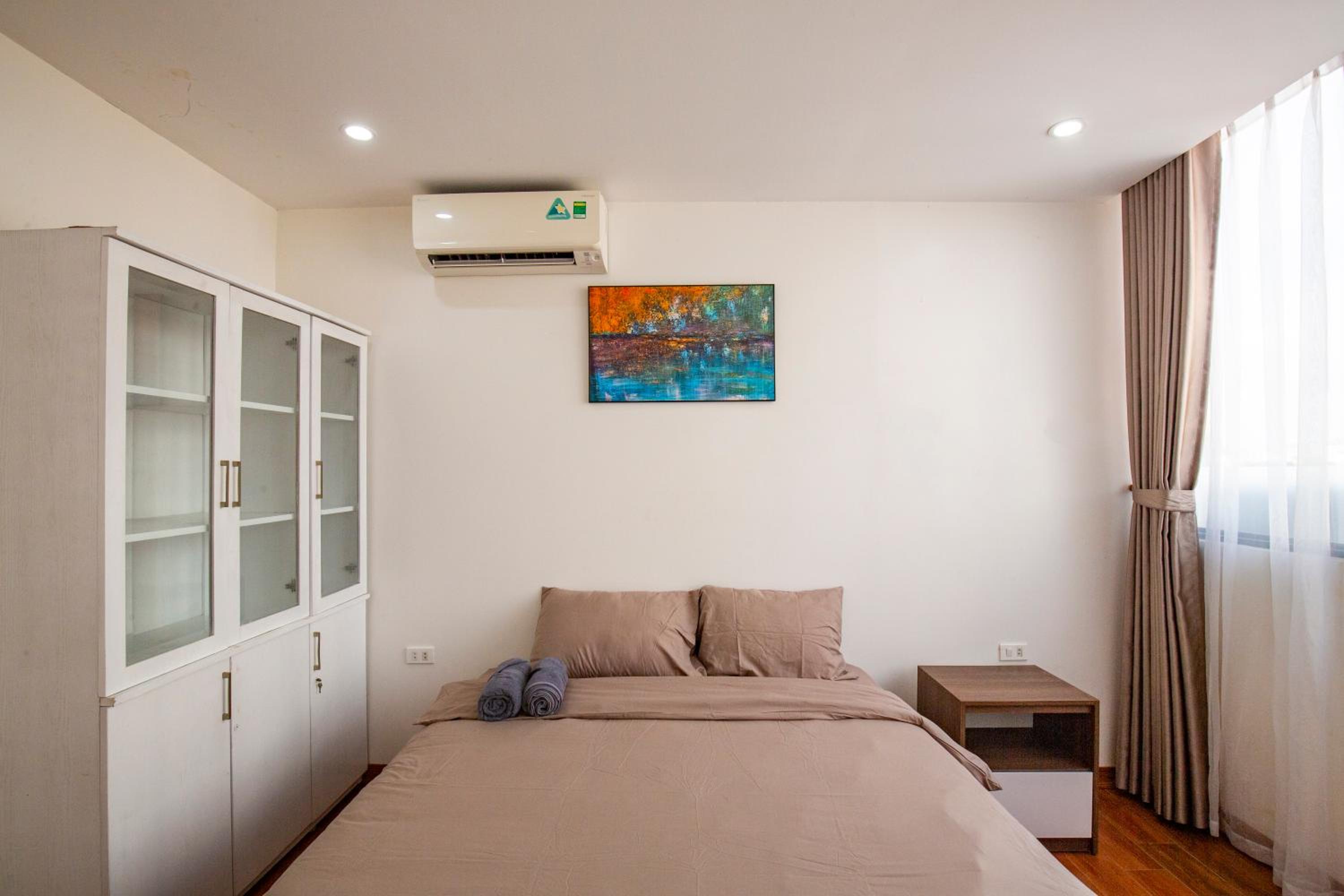 The Valley - Westlake Apartment