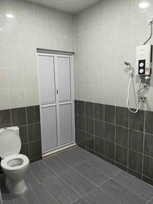 Hajah Umi Homestay Los World of Tambun Ipoh LWOT photo 6