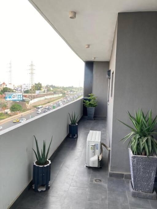 Luxurious Apt with Rooftop Pool view 4