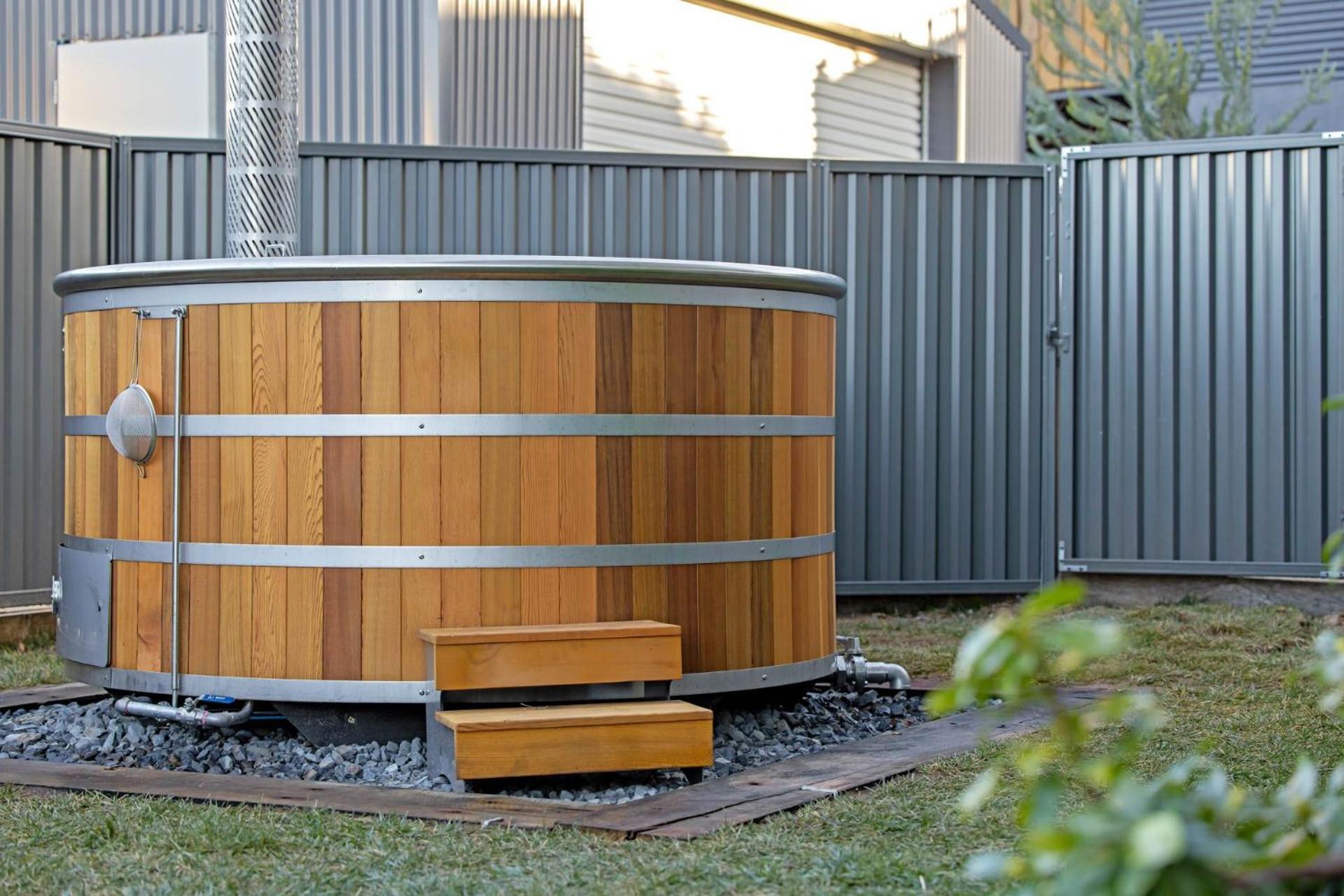 Mountain G O A T - Wood Fired Hot Tub, Pool Table, Bike Storage, Ski Drying Room, Perfect for biking or ski trips!