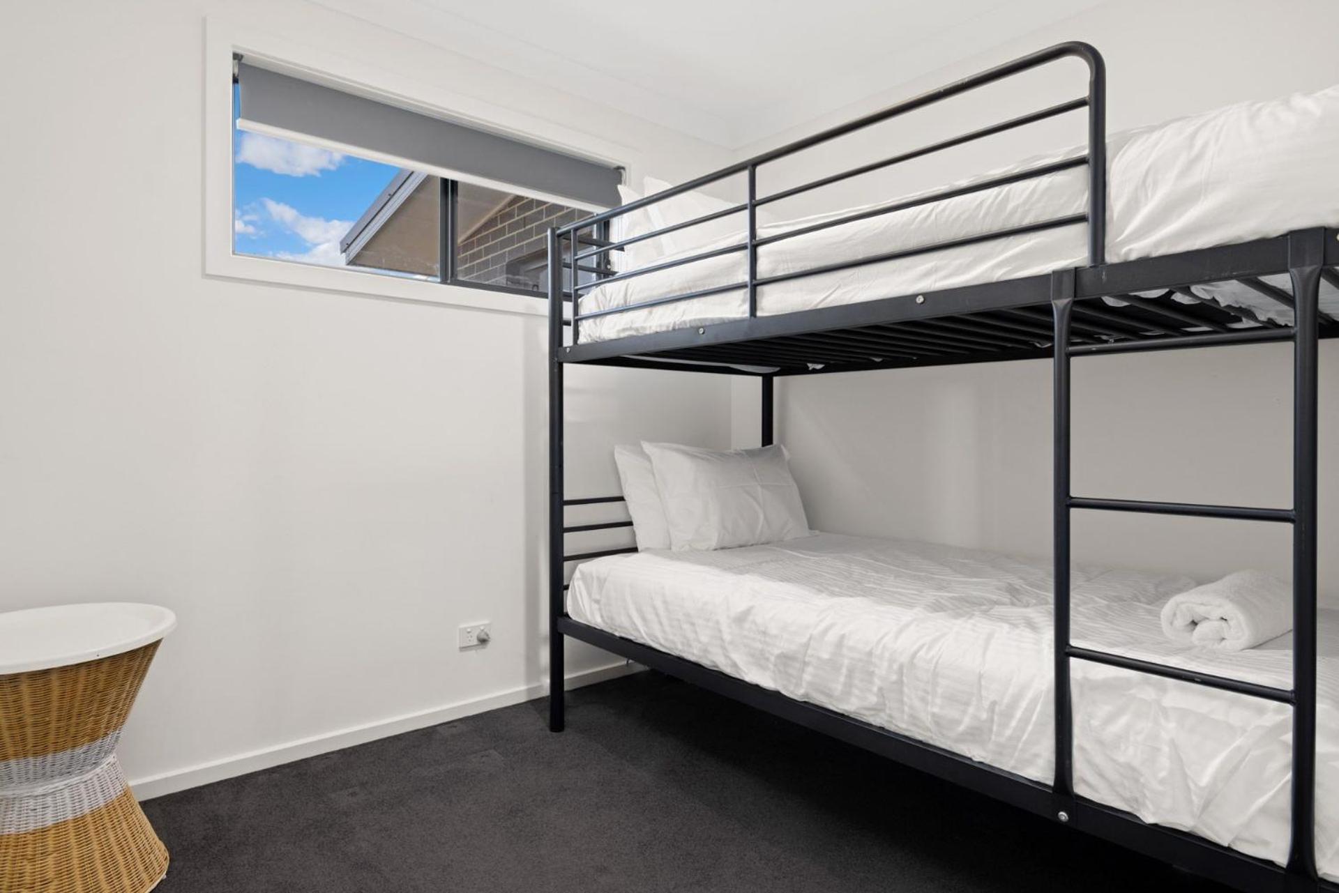 Mountain G O A T - Wood Fired Hot Tub, Pool Table, Bike Storage, Ski Drying Room, Perfect for biking or ski trips!