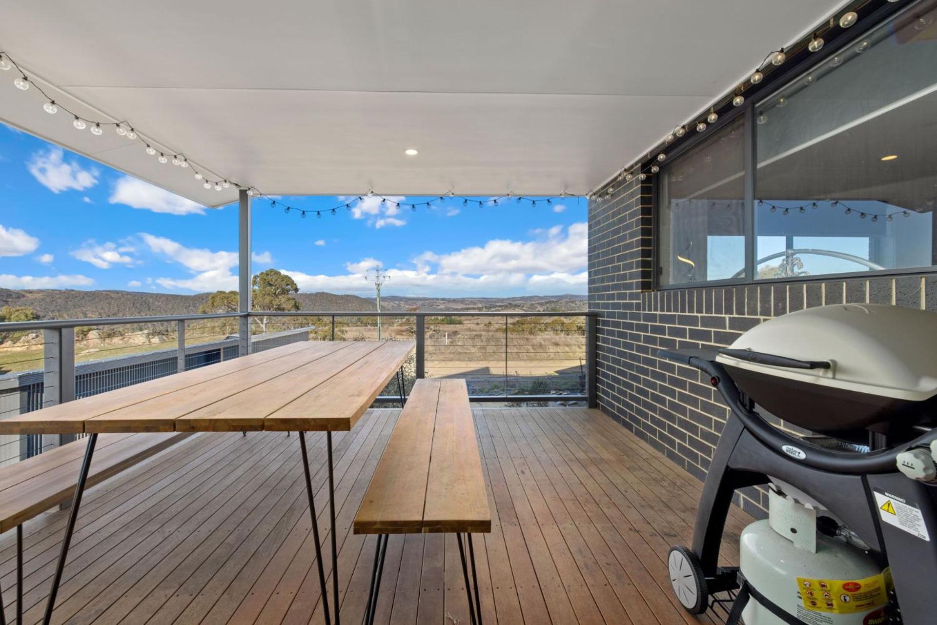 Mountain G O A T - Wood Fired Hot Tub, Pool Table, Bike Storage, Ski Drying Room, Perfect for biking or ski trips!