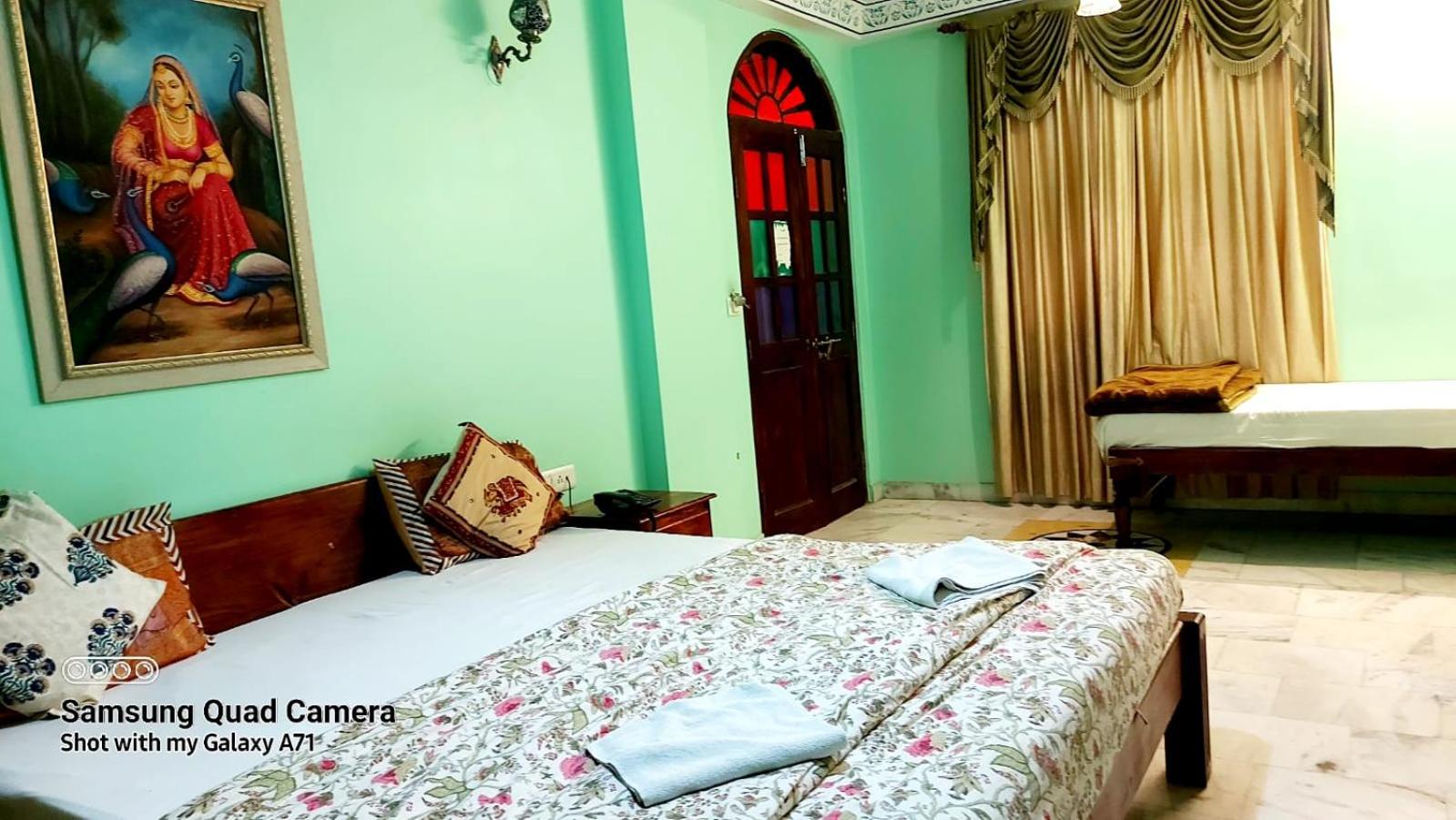 Rani Mahal Hotel