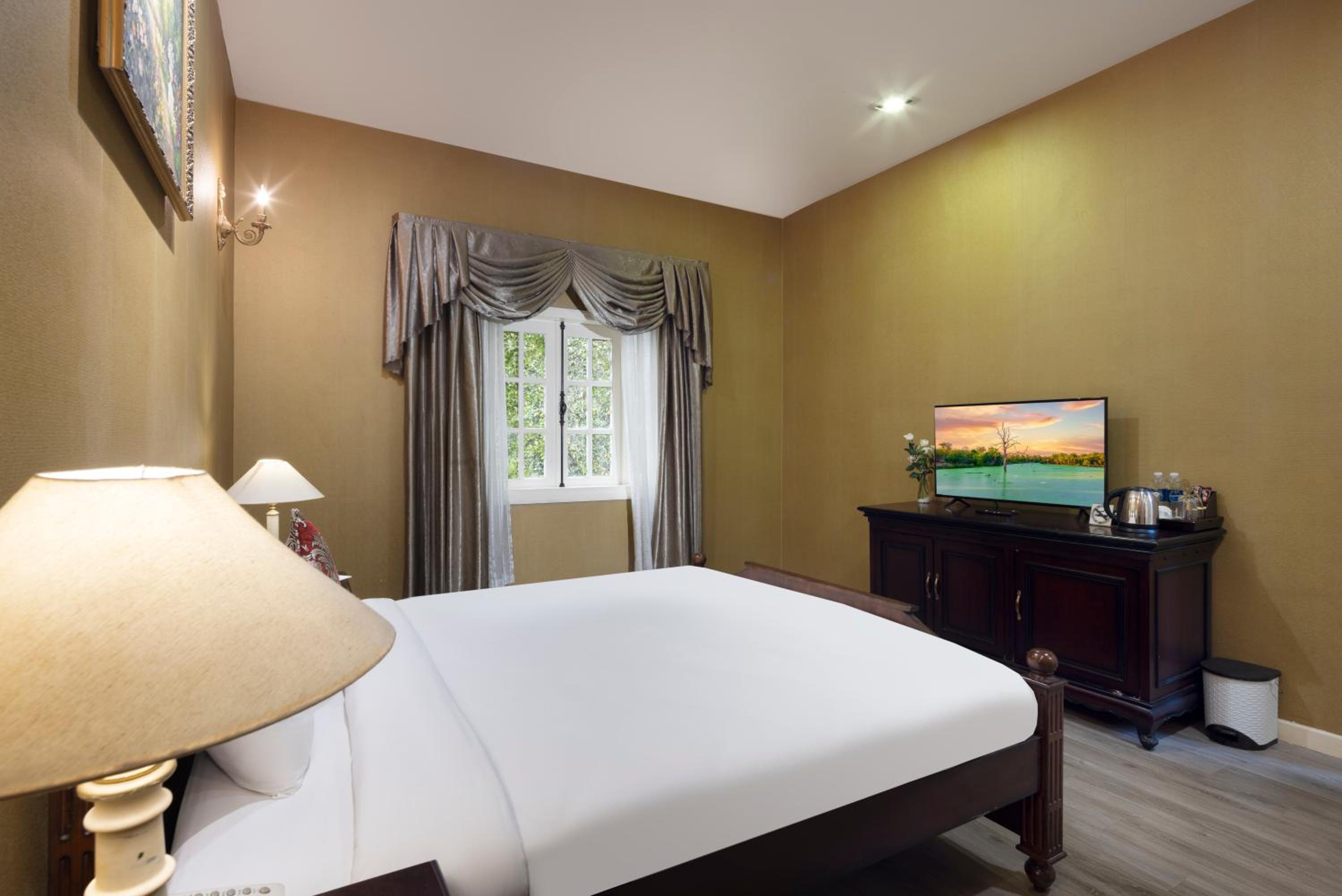 Hidden Mansions Saigon Resort