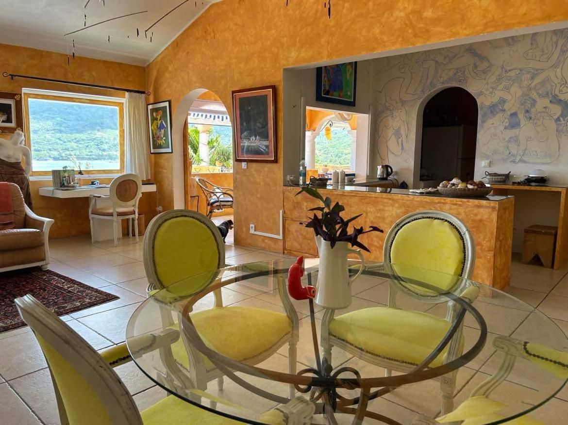 Loft dans villa d’artiste avec vue exceptionnelle.