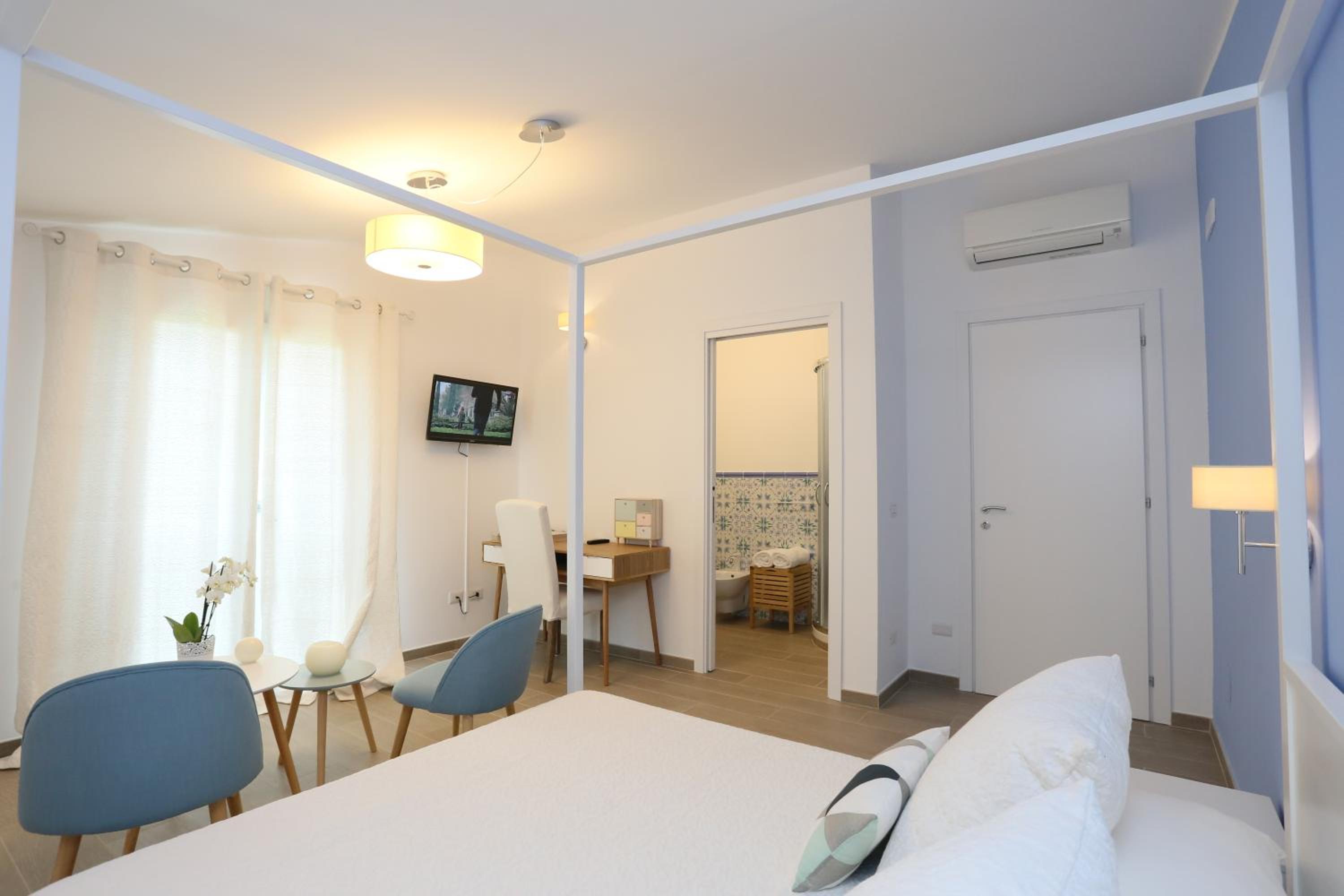 Photo 8