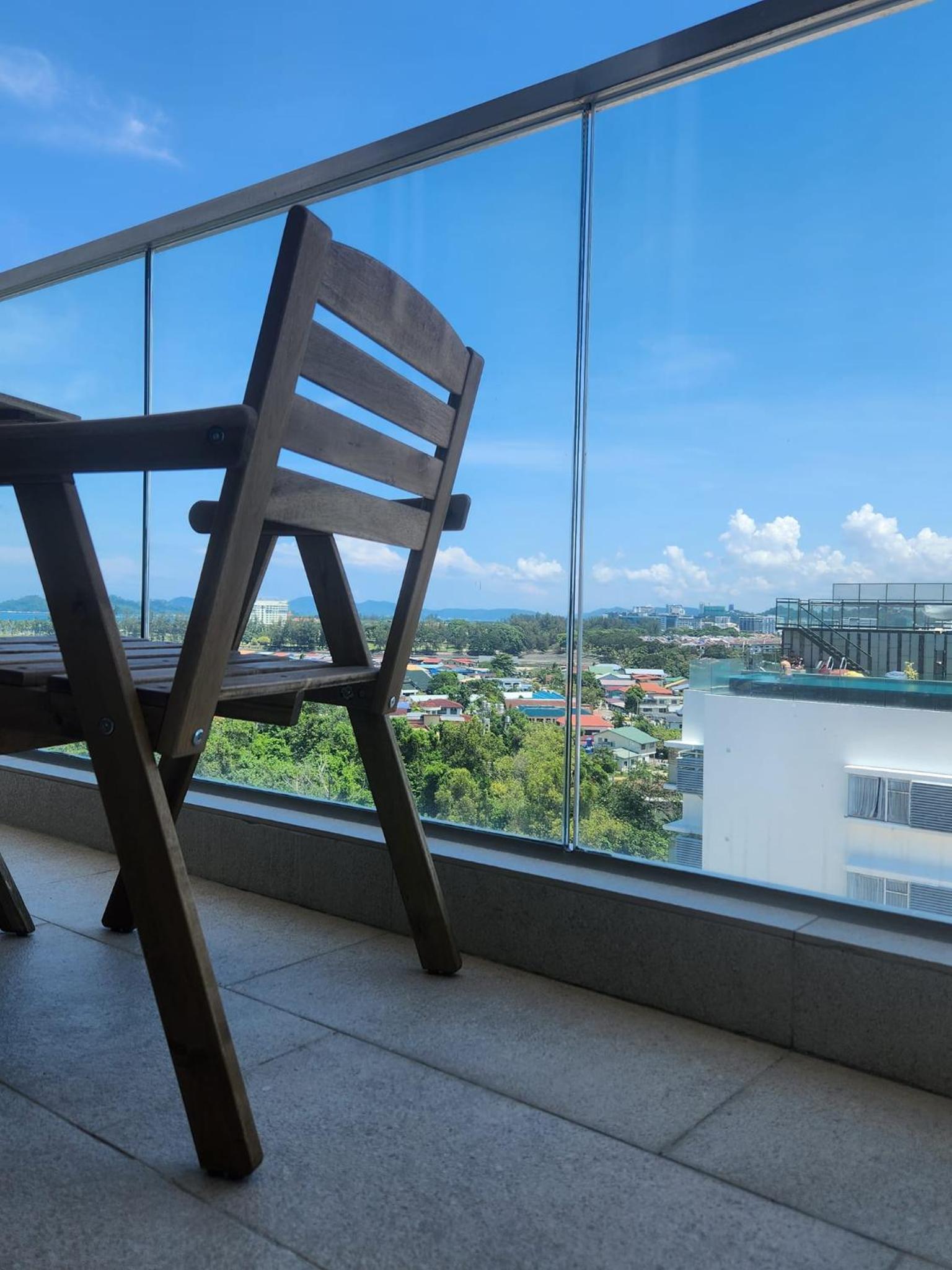 Mt Kinabalu , Sea View & Sunset Living , Aru Suites , Borneo photo 8