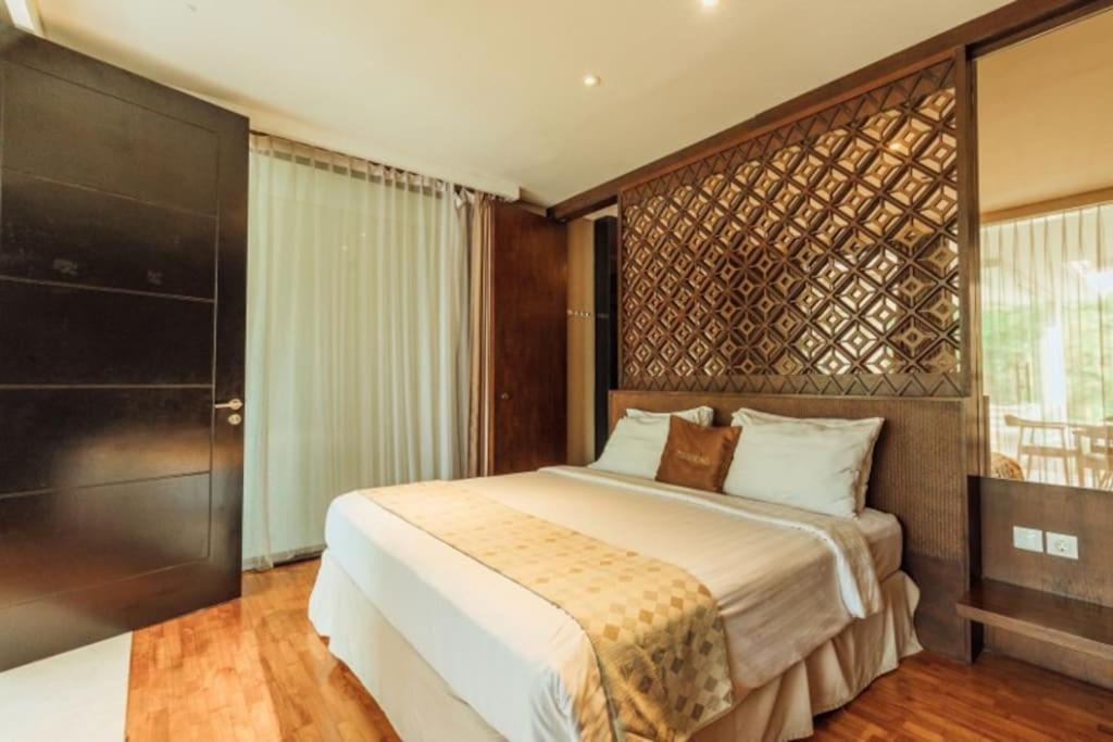 Stunning 1BR villa with infinity pool in Uluwatu view 3