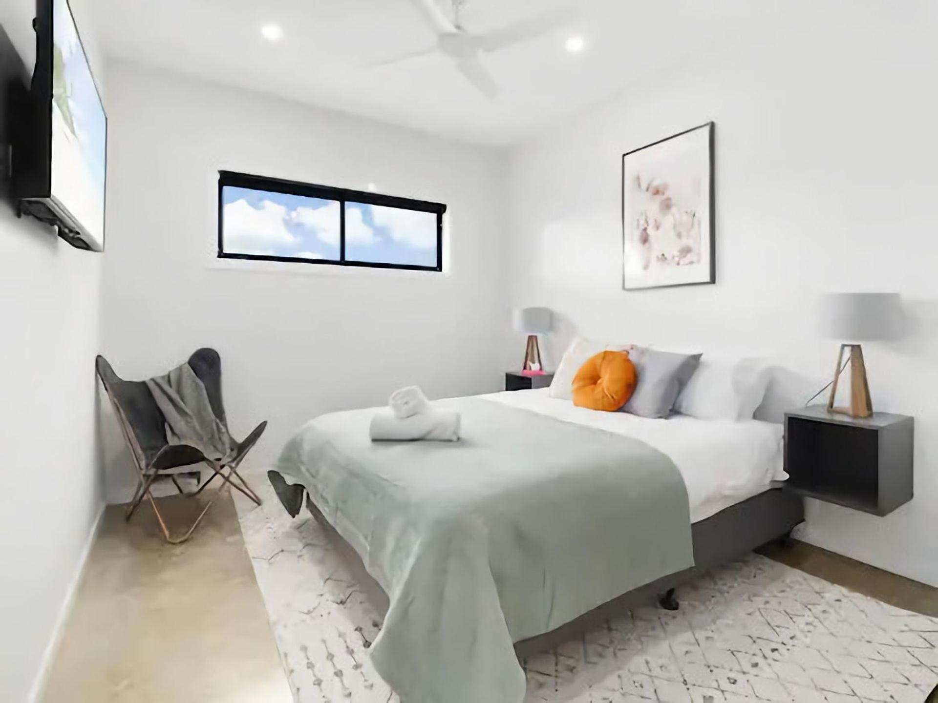 Billy Button Retreat