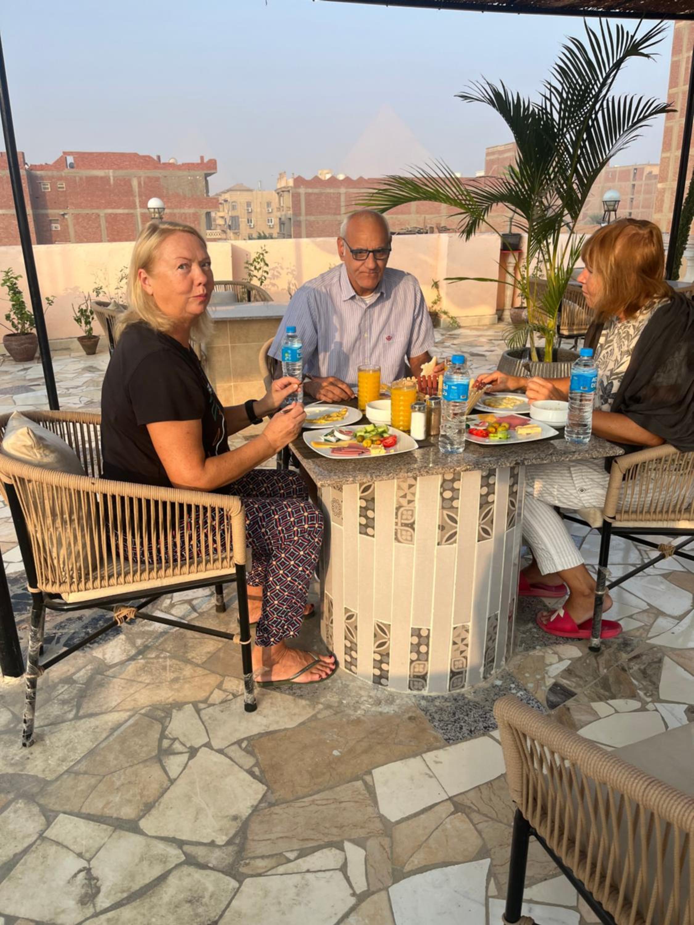 Badr pyramids inn