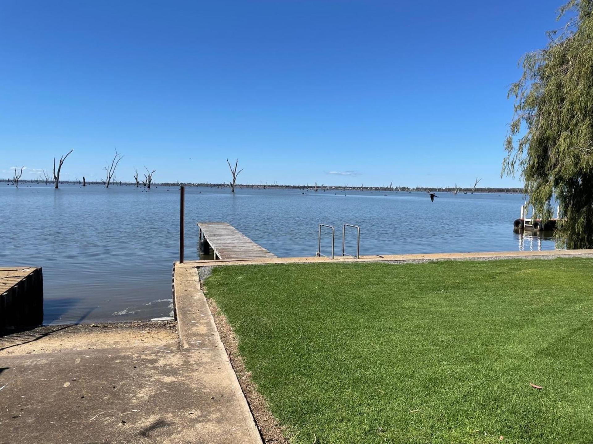 Waterside Mulwala view 3
