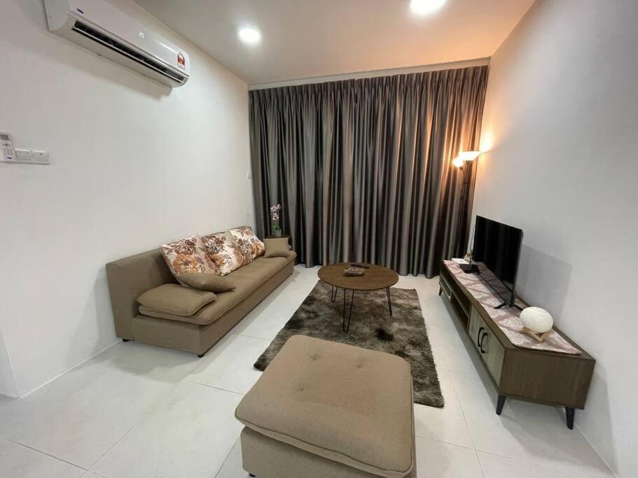 [6 pax] Gala Homestay with Netflix & cuckoo photo 1