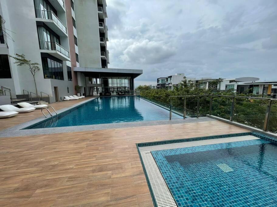 [6 pax] Gala Homestay with Netflix & cuckoo photo 5