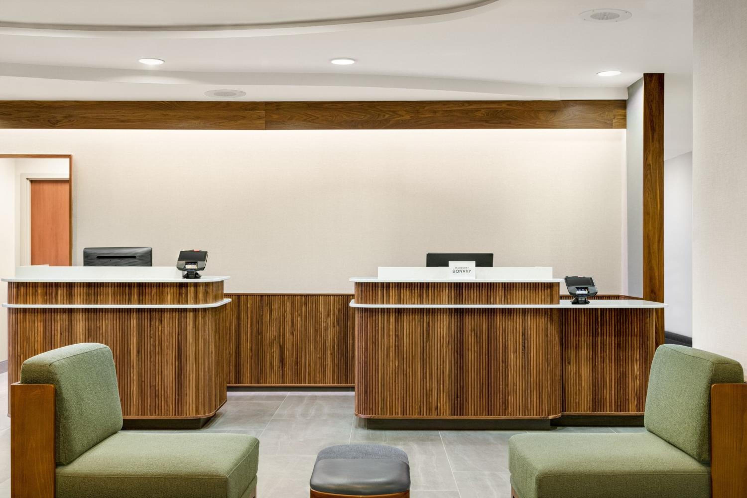 Columbia Vacations - Courtyard by Marriott Columbia - Property Image 12