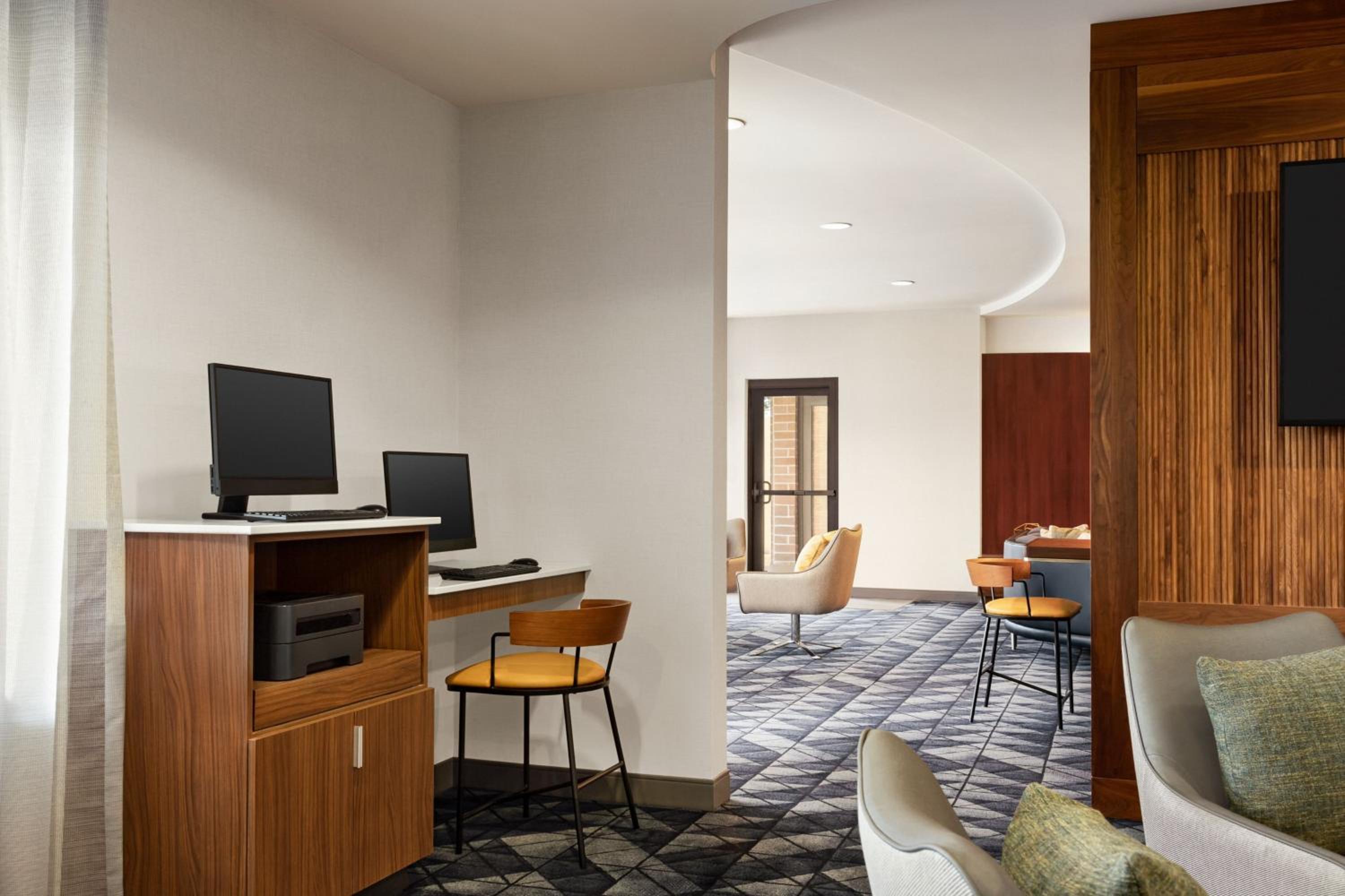Columbia Vacations - Courtyard by Marriott Columbia - Property Image 4