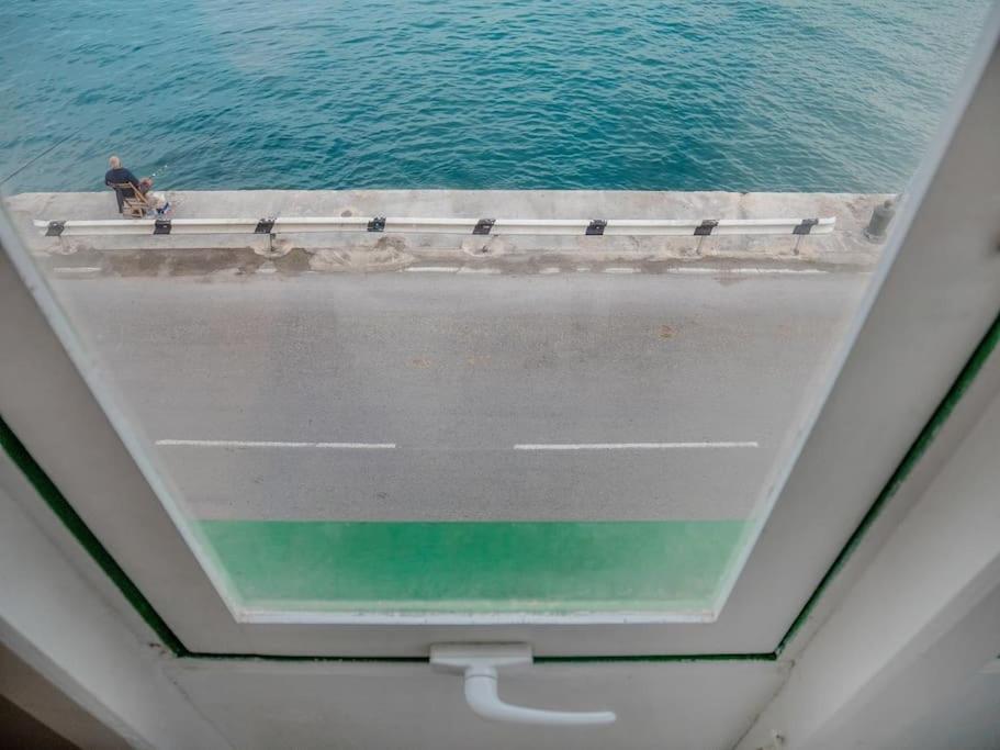 SeaFront Apartment In Valletta