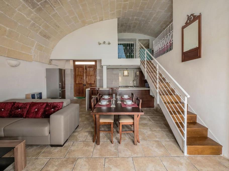 SeaFront Apartment In Valletta
