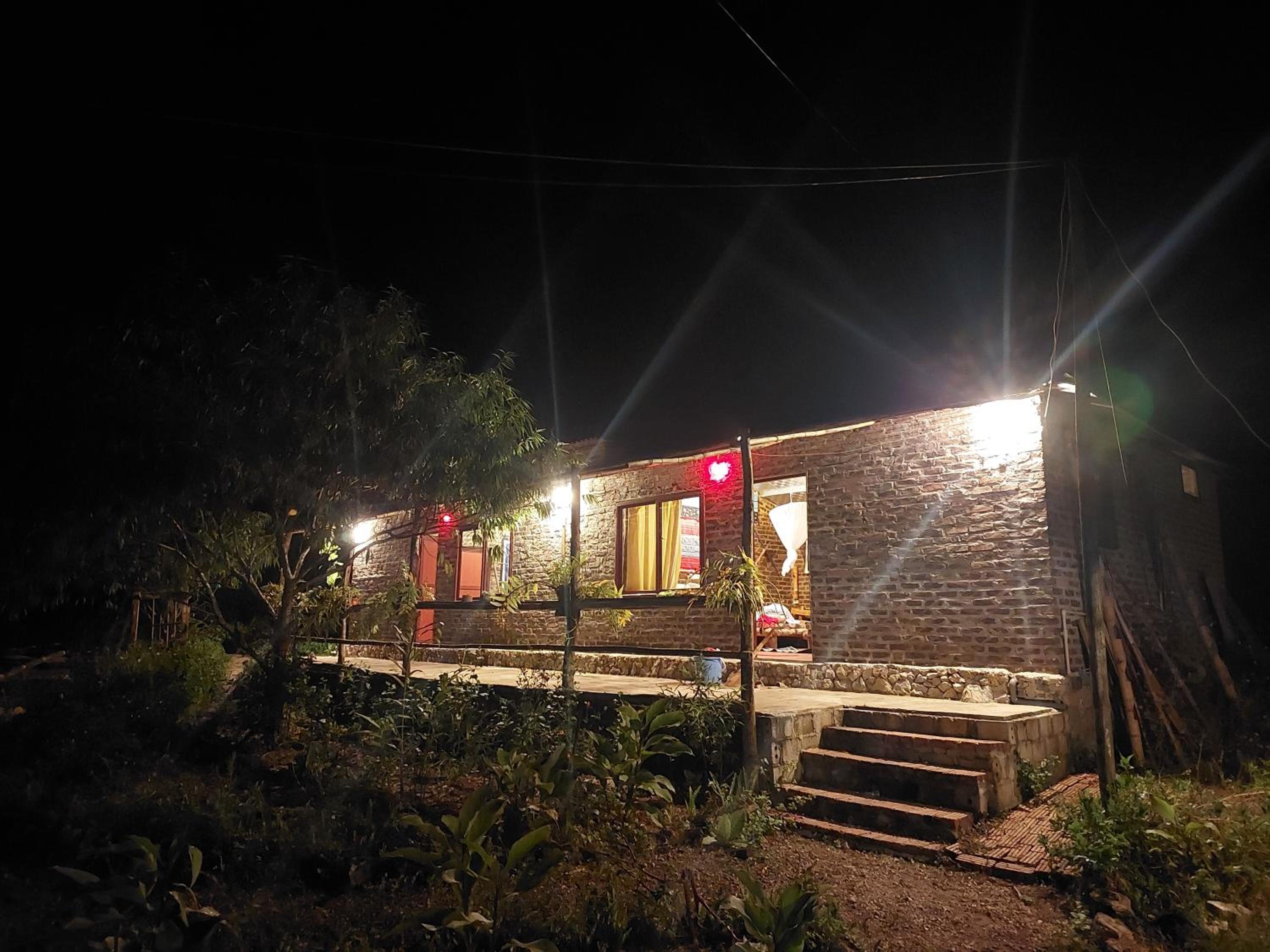 A La Homestay