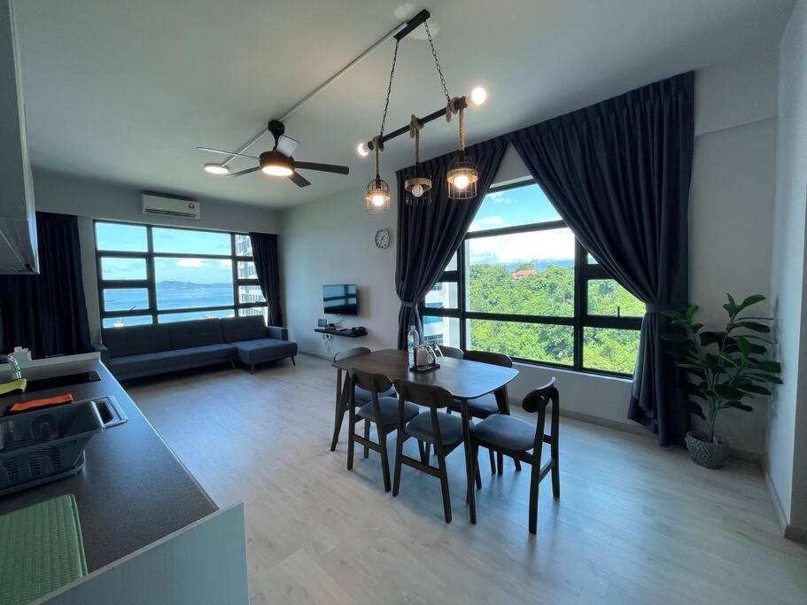 2Bedroom Jesselton Quay Sea & Mountain View4-5pax photo 1